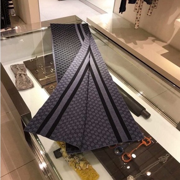 Gucci authentic wool GG logo scarf - Picture 8 of 10